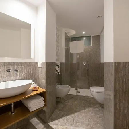 Le Stanze Del View 3* كومو