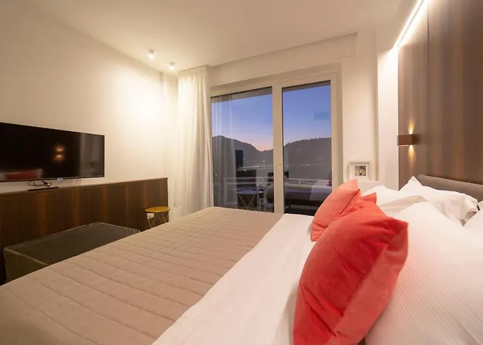 Le Stanze Del View 3* Como